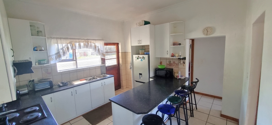 4 Bedroom Property for Sale in Sir Lowrys Pass Village Western Cape